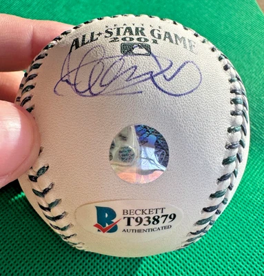 ICHIRO SUZUKI - Leaf 2001 All Star Game HOF AUTO BALL - Beckett Authentic T93879 - Image 1 of 4