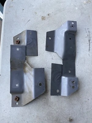 99-01 Isuzu Vehicross Left & Right Rear Interior Panel Retainer Brackets #1705E - Image 1 of 4