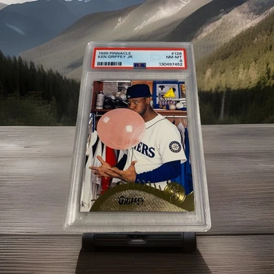 Pinnacle Ken Griffey Jr. 1995 #128 Mariners calificado PSA 8 casi nuevo Seattle Mariners HoF Foto 1 de 3