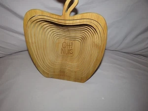 Oh! Cesta/tazón de fruta de madera plegable con forma de manzana Nuts - Imagen 1 de 5