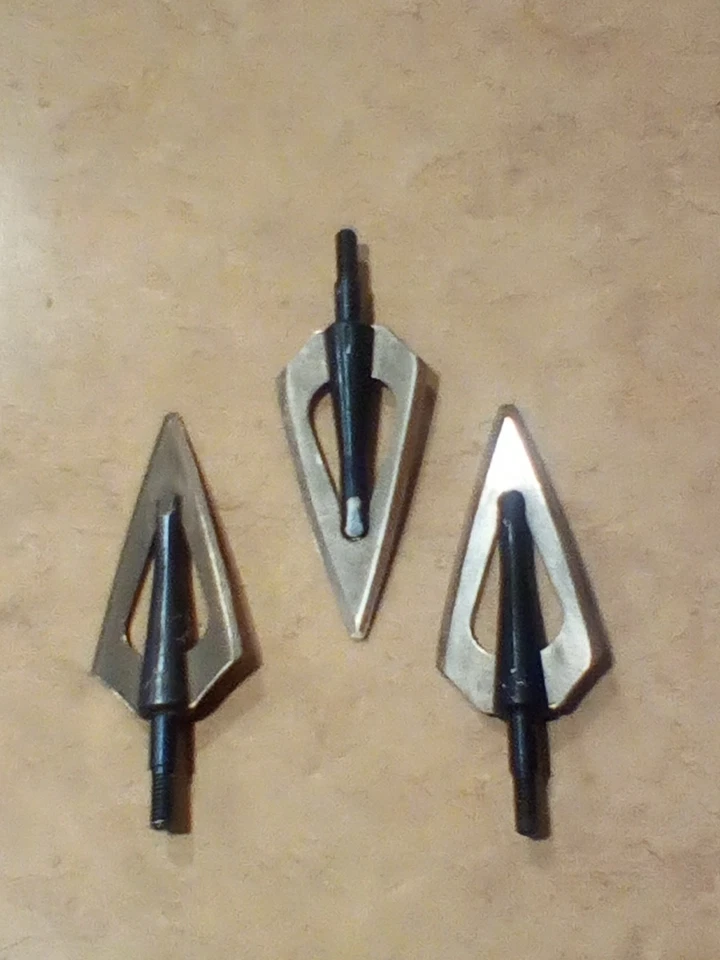 Three (3) Vintage BEAR ARCHERY Super Razorhead Stainless Steel Broadheads. - Image 1 of 1