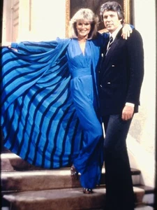 LINDA EVANS & NOLAN MILLER im Set "Dynasty" - Original 35mm Dia 80er Jahre - Bild 1 von 2