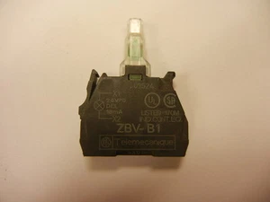 Square D: ZB-VB1 - Pilot Light Module 24VDC Protected LED in White - Picture 1 of 3
