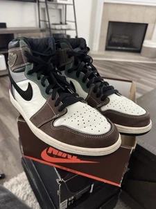 Jordan Retro 1 High OG Air DH3097-001 Size 13 Men Preowned - Picture 1 of 9