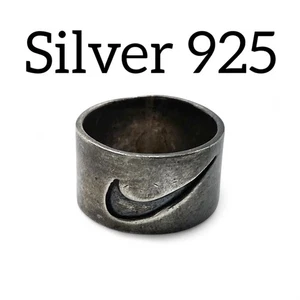 Anillo "Excepcional Presencia" NIKE Plata 925 Estampado Vintage Talla 8.5 De JAPÓN - Imagen 1 de 9