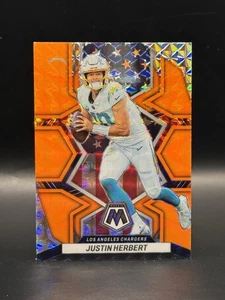 JUSTIN HERBERT - 2022 Mosaic Football #254 - REACTIVE ORANGE - Picture 1 of 2