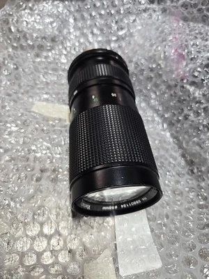 Vintage Vivitar 100-200mm 1:4 Close Focusing Auto Zoom  Lens M/MD #28801134 - Image 1 of 4