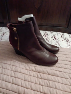 Isaac Mizrahi Live! Leather & Suede Wedge Ankle Boots wine 7M - Image 1 of 4