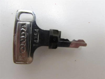 Genuine Original OEM Honda Motorcycle Cut Key Recessed Plug T4364 CB750 K0 CB450 - Image 1 of 2