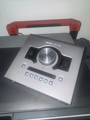 Interfaccia Universal Audio Apollo Twin X Quad Thunderbolt 3 - Immagine 1 di 3