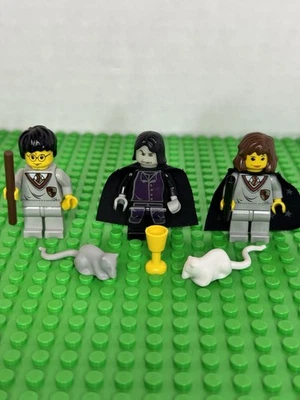LEGO 4709 Harry Potter Hogwarts Castle -Minifigures hp005 hp002 hp012 Snape - Image 1 of 4