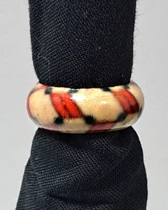 anello in legno asimmetrico unico misura 7,5 - Foto 1 di 3