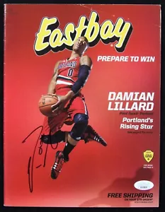 Revista Damian Lillard Portland Trail Blazers firmada Eastbay autenticada por JSA - Imagen 1 de 2