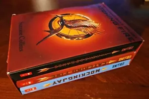 Hunger Games Books Complete Series Catching Fire Box Set PB Suzzane Collins - Picture 1 of 18