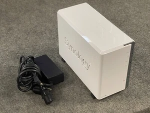 Synology Diskstation DS212j 2-Bay NAS + 2x 2TB Western Digital Red HDD - Afbeelding 1 van 7