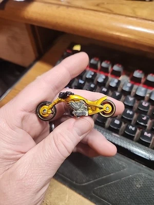 Hot Wheels 2000 Diecast Metal Gold w Red Flames 2.5" Blast Lane Motorcycle Loose - Image 1 of 4