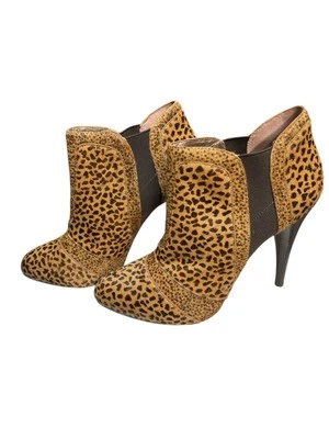 BCBGeneration BCBG Talla 8M Tostado Estampado Leopardo Tacón Botines Botines Sexy Edgy Foto 1 de 4