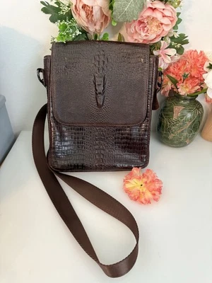100% Genuine Leather Unisex Shoulder Bag Crocodile Pattern Bag 11" Messenger Bag - Image 1 of 4