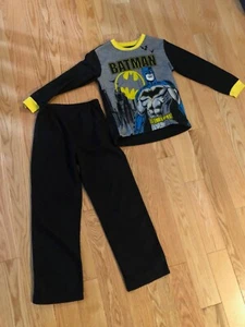 DC Batman Boys Pajama Sleep Set Size 8 Top & Bottom - Picture 1 of 5