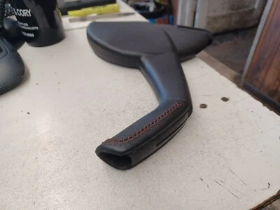 PONTIAC GTO 04-06 ROJO PUNTADA FRENO E CUERO CUBIERTA MALETERO USADO Foto 1 de 4