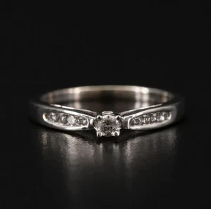 Anello di fidanzamento elegante fine monoprong set moissanite bianca in oro bianco 10 carati - Foto 1 di 4