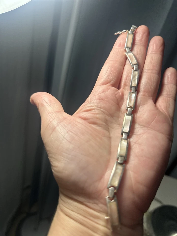 Pulsera de eslabones de madreperla con incrustaciones de plata de ley 925 Foto 1 de 4