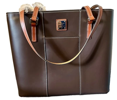 ¡REGALOS DE VACACIONES! Bolso Dooney & Bourke Cuero Liso LG Lexington Shldr-MARRÓN-NUEVO CON ETIQUETAS Foto 1 de 4