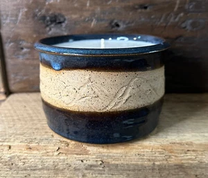 Country Stoneware Candle-Hand Thrown-Soy Wax-Nordic Night scented-318 - Picture 1 of 4