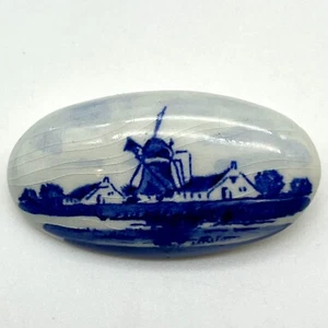 Vintage Delft Holland Brooch Blue Windmill Farm Scene Porcelain Pin Signed - Picture 1 of 4