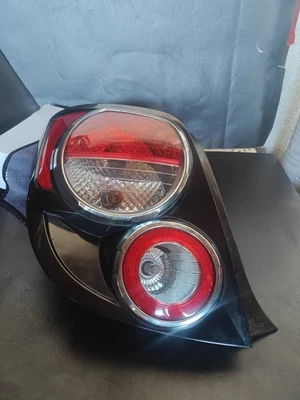 2012-2016 雪佛兰 Sonic Left Drive 侧尾灯尾灯 94534063 原始设备制造商 — 第 1/4 张图片