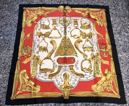 HERMÈS HERMES ""Etriers"" Sciarpa di seta nera rossa