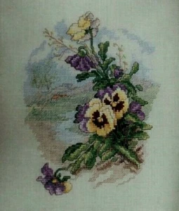 Kreuzstichmuster Stiefmütterchen Blumenmuster MAY DAY lila gelb Nancy Dockter - Bild 1 von 4