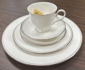 New Lenox Federal Platinum 5 Piece Place Setting(s) White with Platinum Edge - Picture 1 of 13