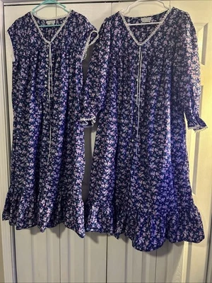Conjunto grande de 2 piezas Miss Elaine vestido y bata floral algodón cottagecore Foto 1 de 4