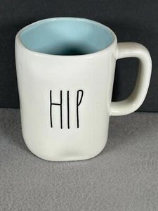 Rae Dunn weiß blau Keramik zweiseitig Hip Hop Ostern Kaffeebecher - Bild 1 von 3