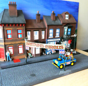 Huge Wm. Britains 54mm Circus Street diorama set for toy figures #08673 in box