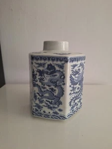 porcelaine chine Signé. Vase, pot  Blanc Bleu  - Picture 1 of 8