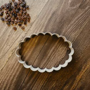 Scalloped Oval Frame Cookie Cutter - Plaque Biscuit Pastry - Picture 1 of 3