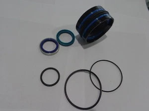 884.153 TRUCK MOUNTED FORKLIFTS CYL SEAL KIT - Picture 1 of 1