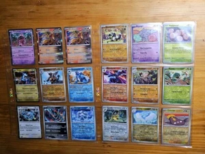 Lot de 18 Cartes Pokémon Holo/Reverse - Bloc Écarlate Et Violet - Zdjęcie 1 z 6