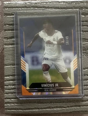 2021-22 Score Soccer #110 Vinicius Jr. Azul /49 - Imagem 1 de 4