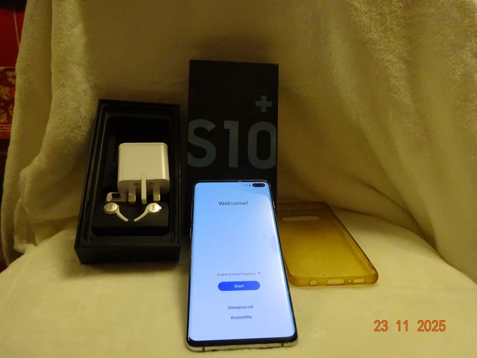 Samsung Galaxy S10+ Plus Box & Accessories Unlocked Ideal Xmas Gift - Image 1 of 2