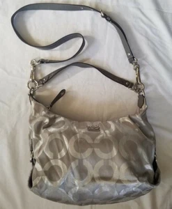 Bolso Hobo COACH HAILEY Plata Gris Metálico Op Art Logotipo Bolso de Mano K0982 14423 - Imagen 1 de 4