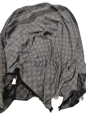 Gucci GG Square Scarf Shawl stole 65% Cashmere 35% Silk made in Italy gray color - Image 1 of 4
