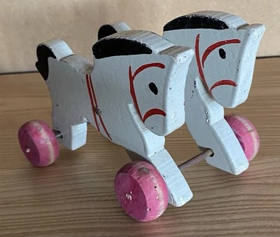 Ancien Jouet En Bois Chevaux - Photo 1/4