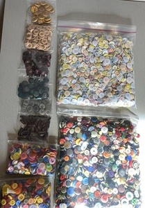 Vintage 6.5lbs Plastic Button Lot Multicolor Clean Sewing Crafts Costumes 3000+ - Picture 1 of 11