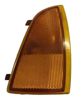 Chevy S10, Blazer, GMC S15, Sonoma : 1994, 1995, 1996, 1997, Right Marker Light - Image 1 of 4