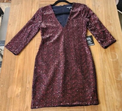 $118 全新全新带标签性感亮片 Express 红色/黑色 V 领连衣裙 4 码 — 第 1/4 张图片