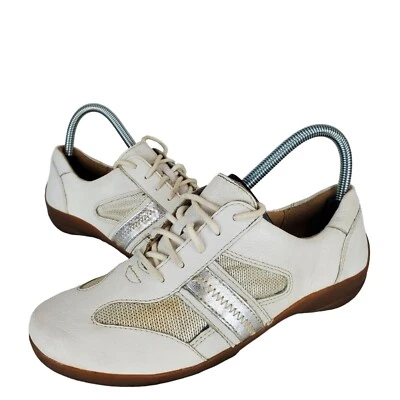 Zapatilla deportiva Naturalizer Faina A4220L2100 para mujer blanca plateada talla 7W Foto 1 de 4