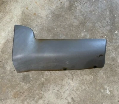 Chevrolet Suburban 1500 2001 - 2006 Left rear quarter panel trim molding OEM - Image 1 of 4